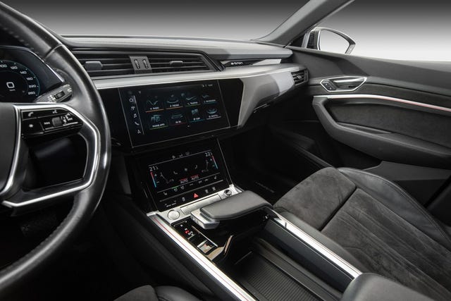 2020 AUDI E-TRON - 16