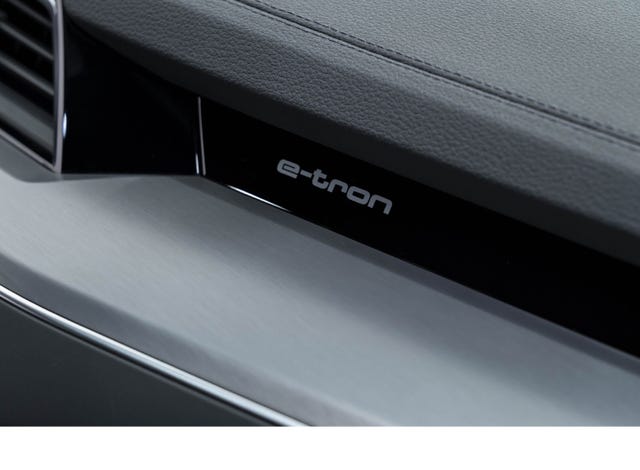 2020 AUDI E-TRON - 34