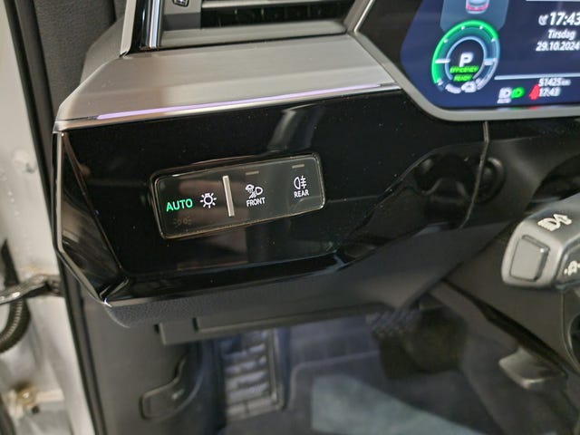 2020 AUDI E-TRON - 25
