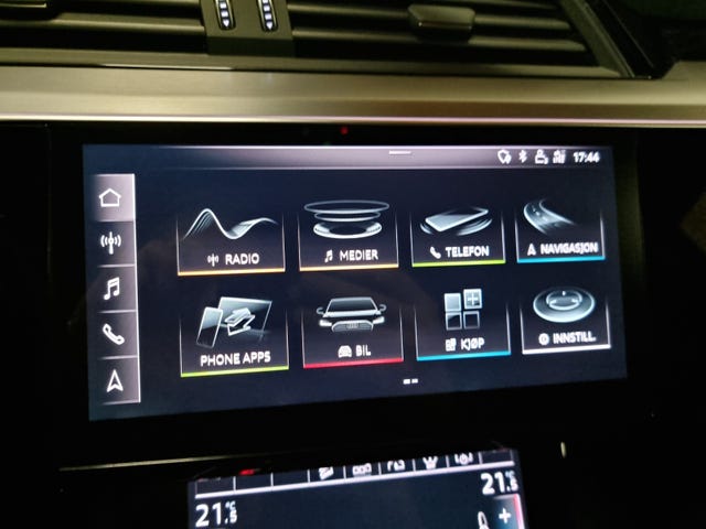 2020 AUDI E-TRON - 36