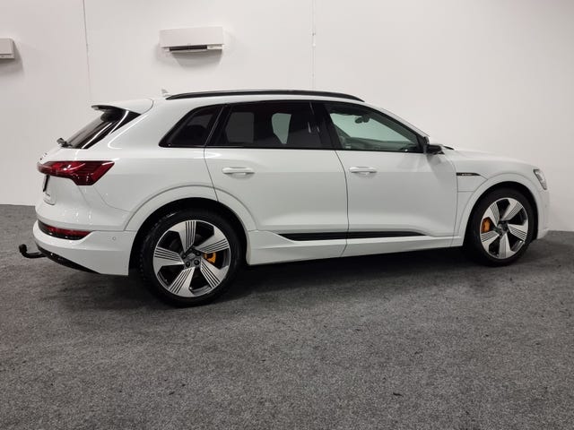 2020 AUDI E-TRON - 9