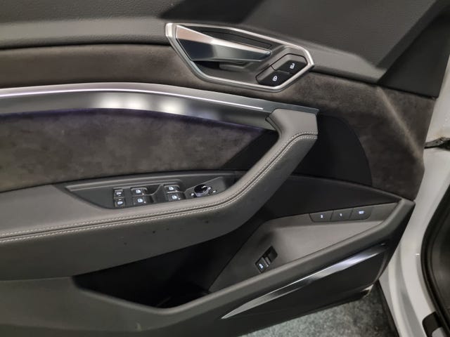 2020 AUDI E-TRON - 20