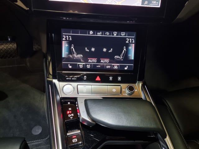 2020 AUDI E-TRON - 31