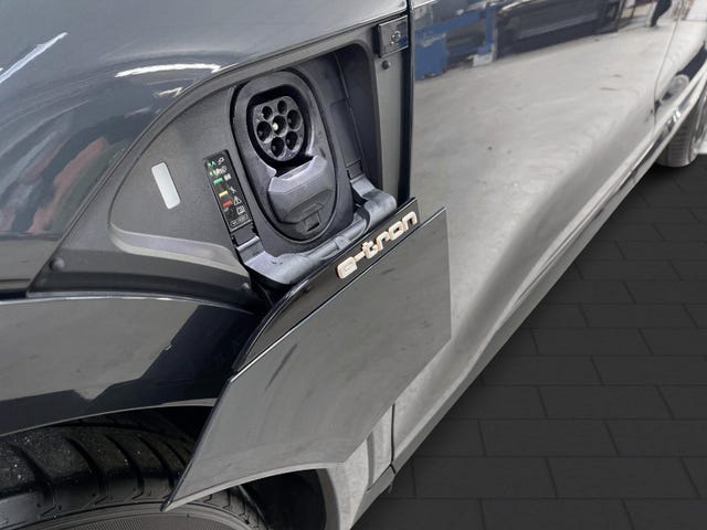 2020 AUDI E-TRON - 11
