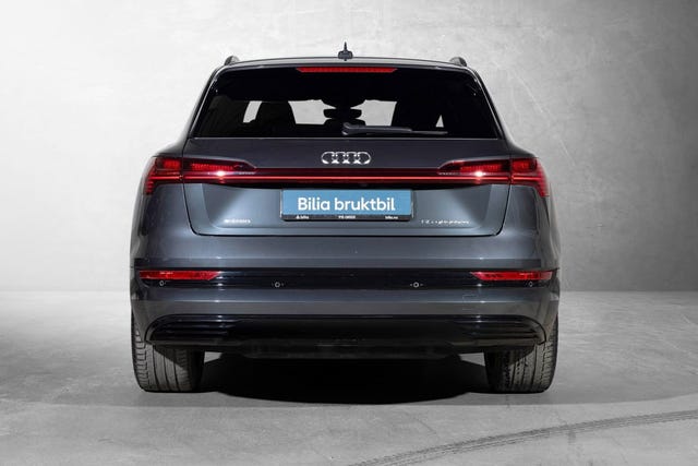 WAUZZZGE3LB007677 2020 AUDI E-TRON-2