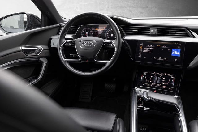2020 AUDI E-TRON - 32