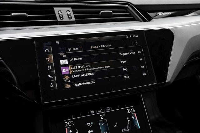2020 AUDI E-TRON - 26