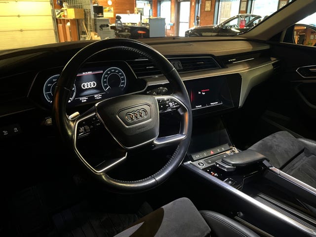 2021 AUDI E-TRON - 18