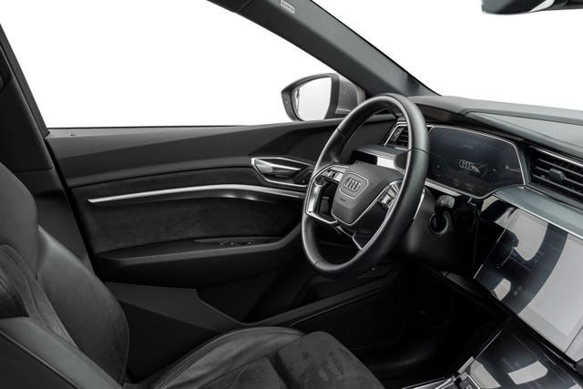 2020 AUDI E-TRON - 12