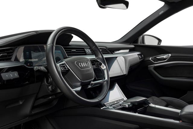 2020 AUDI E-TRON - 9