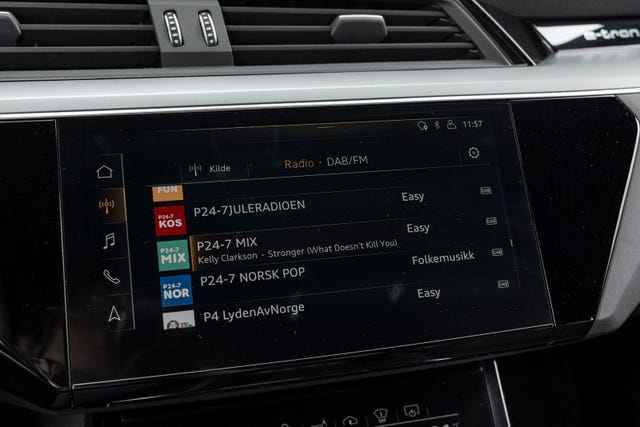2020 AUDI E-TRON - 21