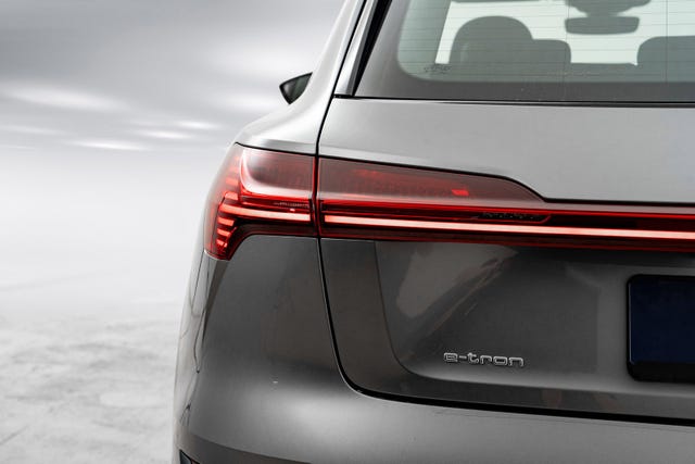 2020 AUDI E-TRON - 8