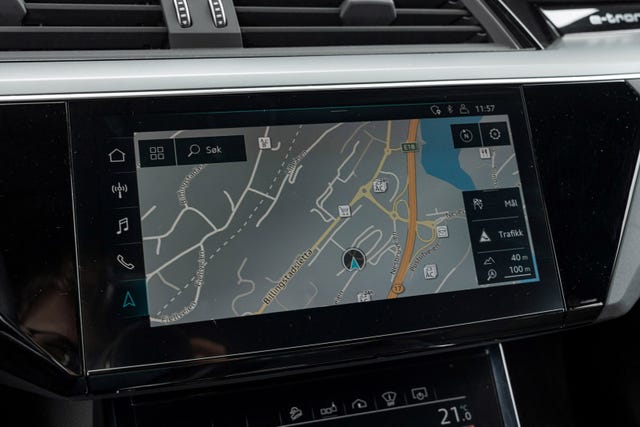 2020 AUDI E-TRON - 20