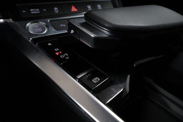 2020 AUDI E-TRON - 23