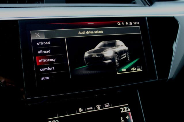 2021 AUDI E-TRON - 39