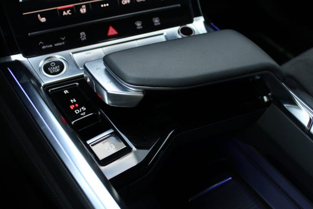 2021 AUDI E-TRON - 34
