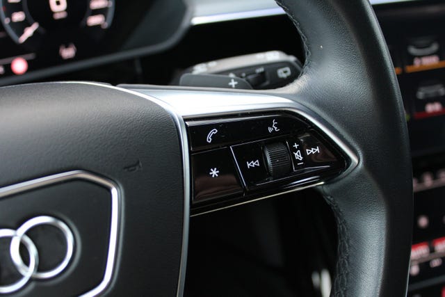 2021 AUDI E-TRON - 32