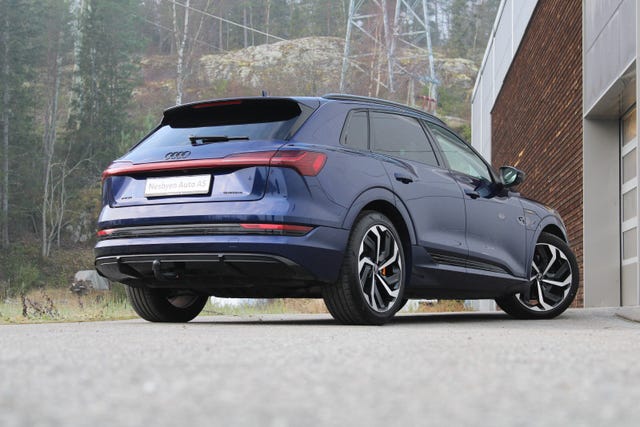 WAUZZZGEXMB044582 2021 AUDI E-TRON-2