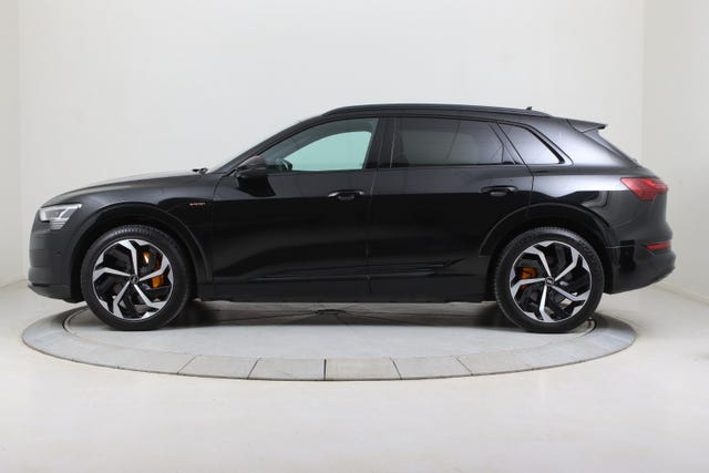 WAUZZZGEXMB043626 2021 AUDI E-TRON-2