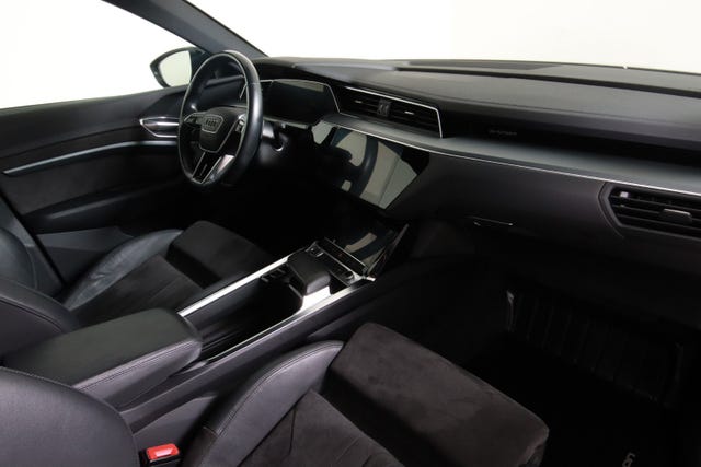 2021 AUDI E-TRON - 11