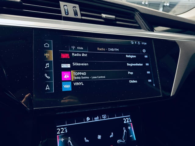 2020 AUDI E-TRON - 12