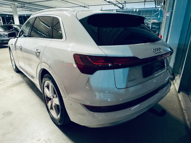 WAUZZZGE6LB034933 2020 AUDI E-TRON-4