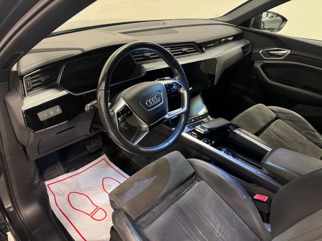 2020 AUDI E-TRON - 11