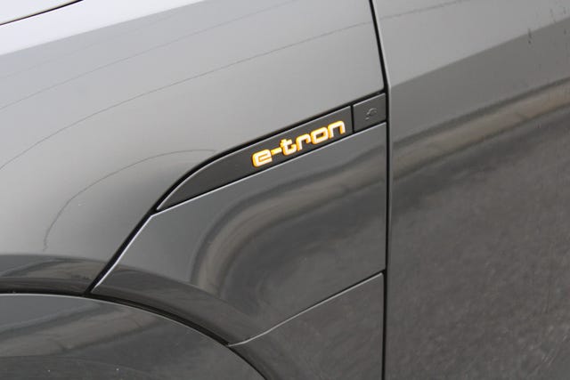 2020 AUDI E-TRON - 12