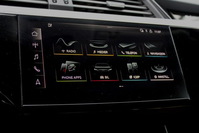 2020 AUDI E-TRON - 43