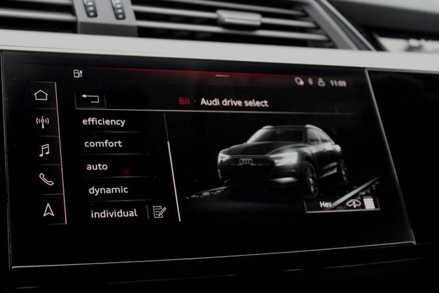 2020 AUDI E-TRON - 51