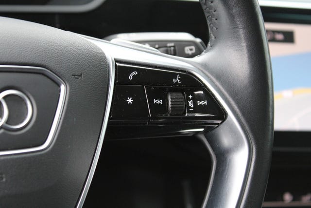 2020 AUDI E-TRON - 32