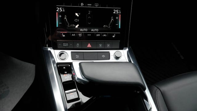 2021 AUDI E-TRON - 22