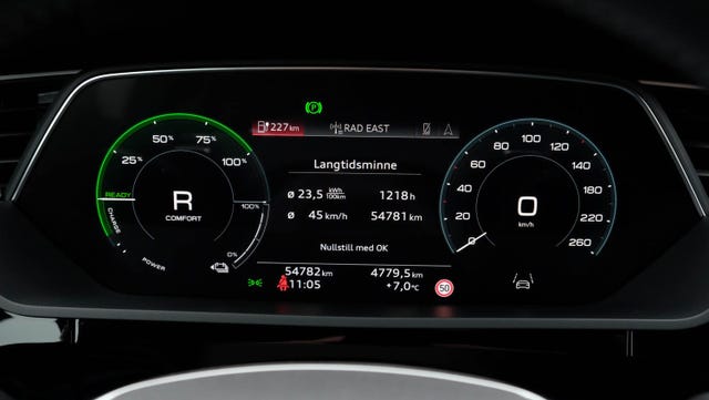 2021 AUDI E-TRON - 32