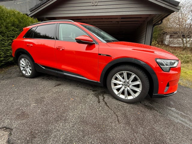 WAUZZZGE2LB022879 2020 AUDI E-TRON-1