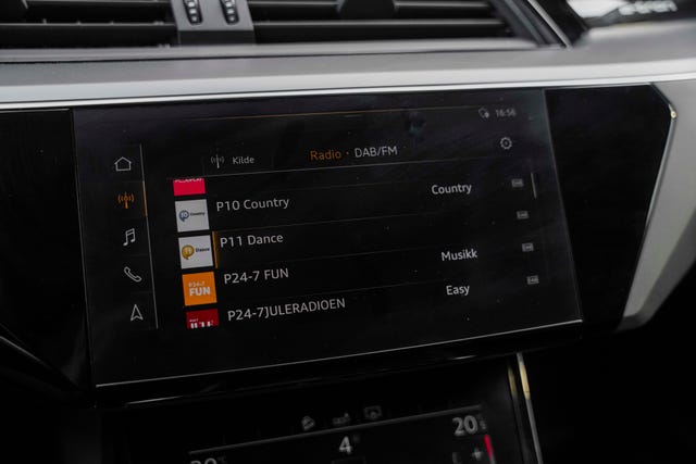 2020 AUDI E-TRON - 26