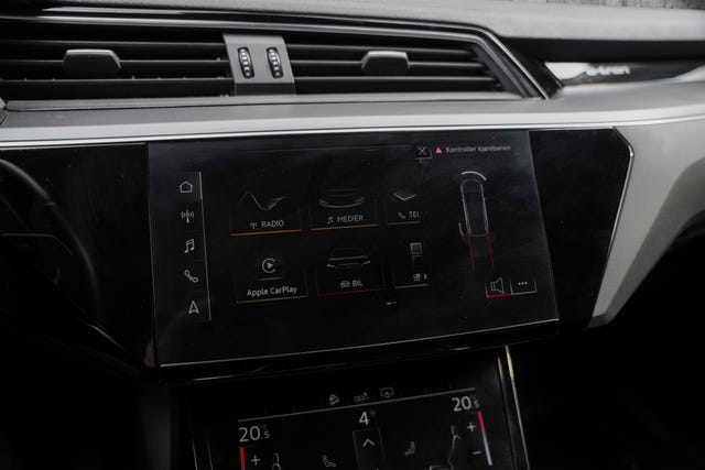 2020 AUDI E-TRON - 24