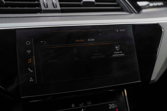 2020 AUDI E-TRON - 27