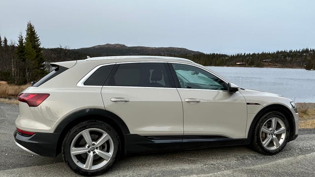 WAUZZZGE8LB031716 2020 AUDI E-TRON-0