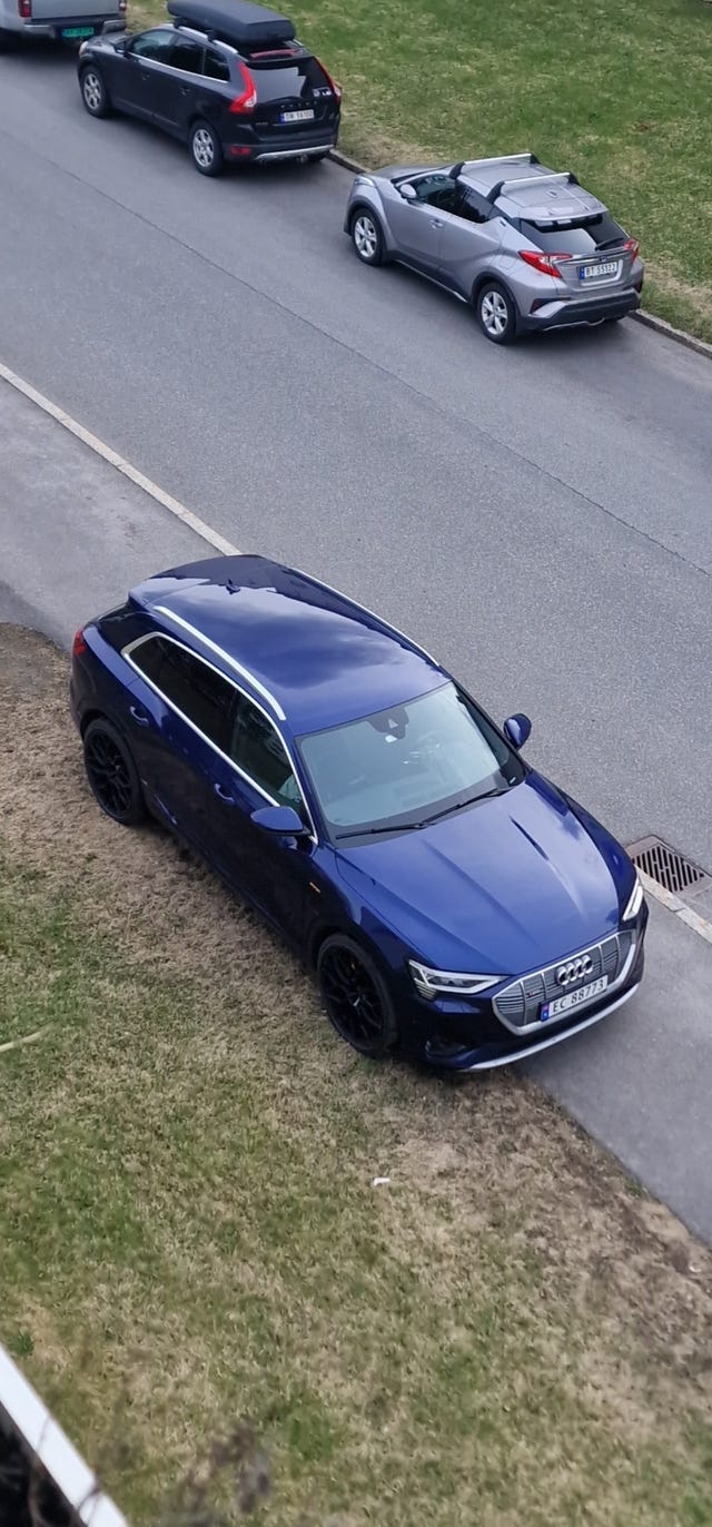 WAUZZZGE0MB043862 2021 AUDI E-TRON-2