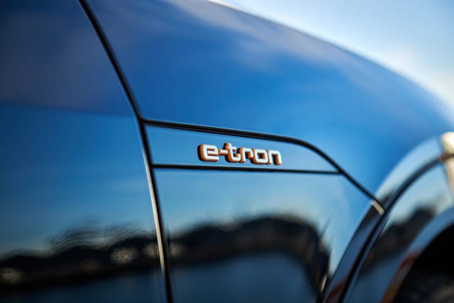 2020 AUDI E-TRON - 10