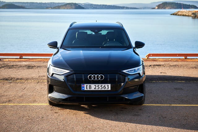 WAUZZZGE4LB018039 2020 AUDI E-TRON-2