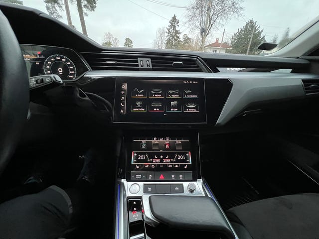 2020 AUDI E-TRON - 10