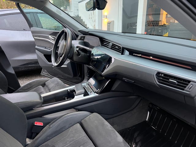 2020 AUDI E-TRON - 13