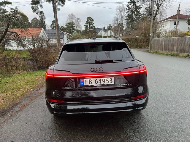 WAUZZZGE9LB039517 2020 AUDI E-TRON-4