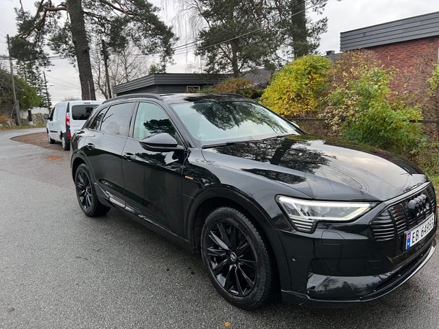 WAUZZZGE9LB039517 2020 AUDI E-TRON-2