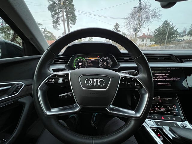 2020 AUDI E-TRON - 9