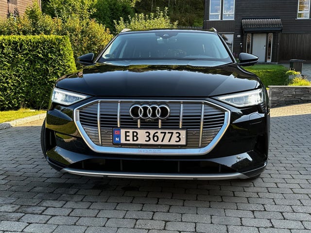 WAUZZZGEXLB025335 2020 AUDI E-TRON-2