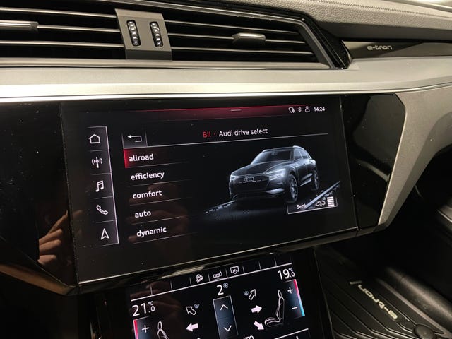 2020 AUDI E-TRON - 17