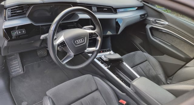 2020 AUDI E-TRON - 11