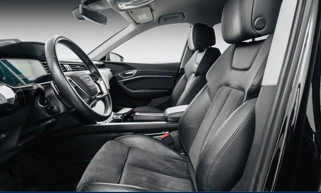 WAUZZZGE2MB033673 2021 AUDI E-TRON-4